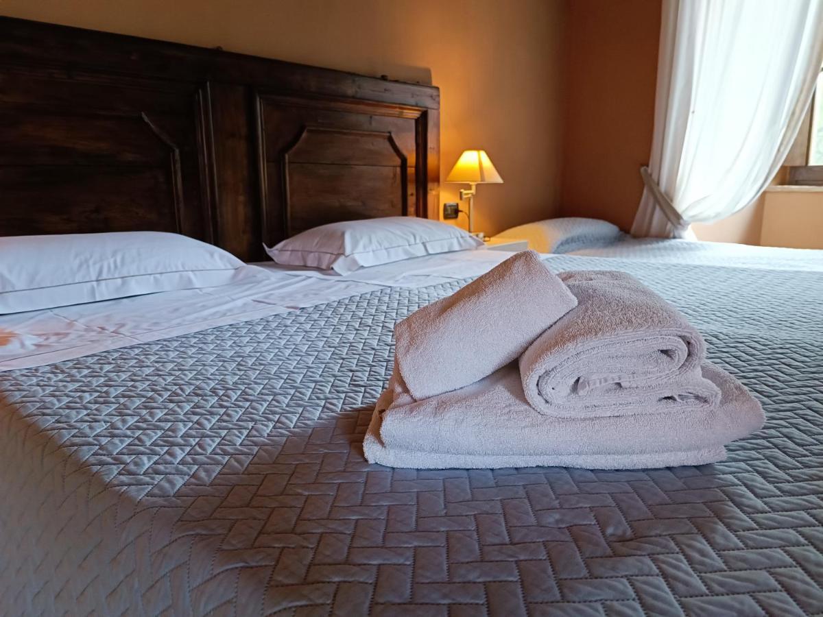Villa Castello Di Baccaresca à Branca Extérieur photo